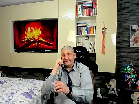 SpartacusDaddy48 online show from February 16, 4:05 pm