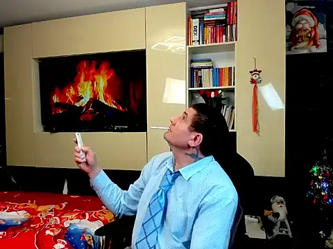 SpartacusDaddy48 online show from February 5, 2:13 pm