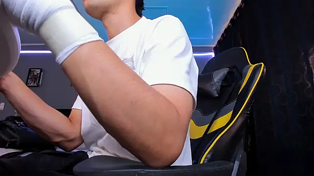 alexgiraldo   online show from December 5, 8:16 pm