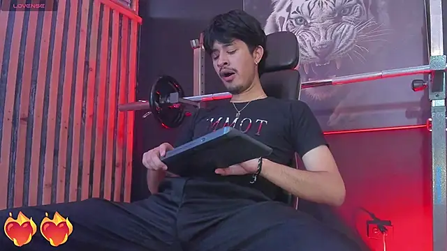 DimitriDeluxe online show from October 27, 8:22 pm