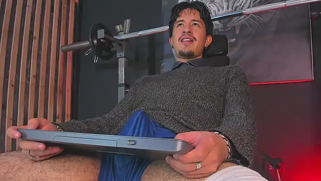 DimitriDeluxe online show from November 20, 8:40 pm