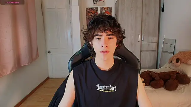 Nude Boy18 online show from December 1, 2:36 am