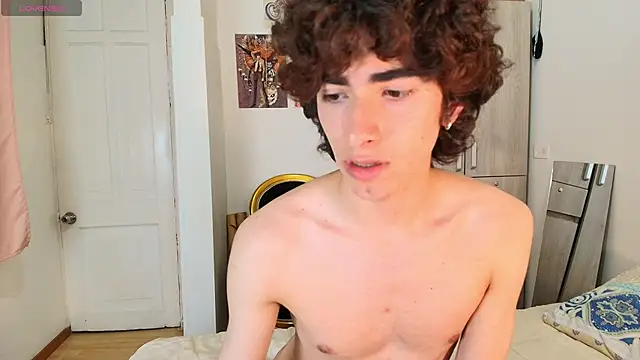 Nude Boy18 online show from November 17, 4:04 am