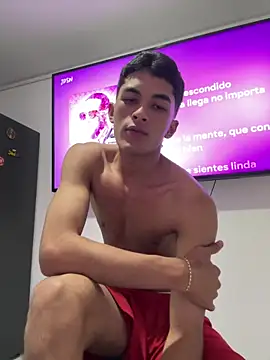 Tylerffoxx online show from October 17, 1:42 am