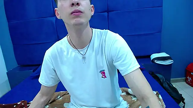 Jheampiiero online show from October 7, 2:43 pm