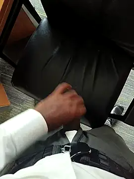 hotboy43339 online show from September 19, 2:23 am