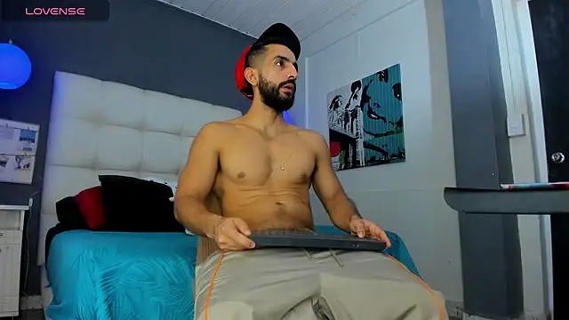 Yiyo10  online show from February 12, 5:35 am