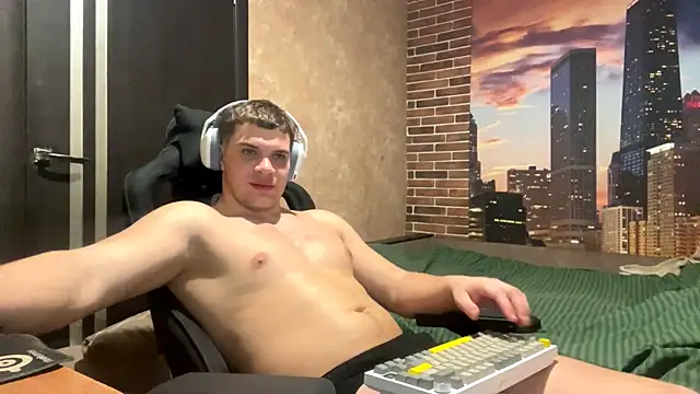 MusclePhantom online show from February 22, 10:22 pm