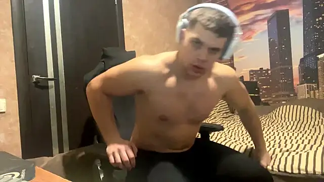 MusclePhantom online show from February 17, 9:25 pm