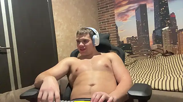 MusclePhantom online show from November 12, 10:25 pm