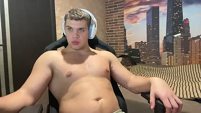 MusclePhantom online show from November 28, 10:22 pm