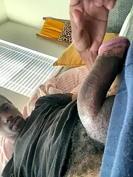 huhgtr online show from November 16, 9:39 pm