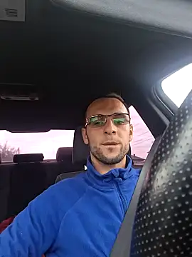 Necunoscutul001 online show from October 5, 11:25 am