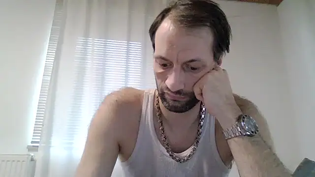 Snapshot of XLBarehengst chatting on October 25, 8:49 am XLBarehengst online show from October 25, 8:49 am
