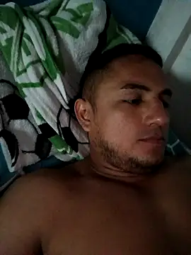 Snapshot of Geral_Yeraldyn09 chatting on September 27, 11:35 pm Geral Yeraldyn09 online show from September 27, 11:35 pm