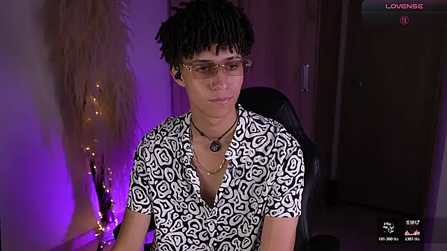 Afro god  online show from May 31, 3:07 am