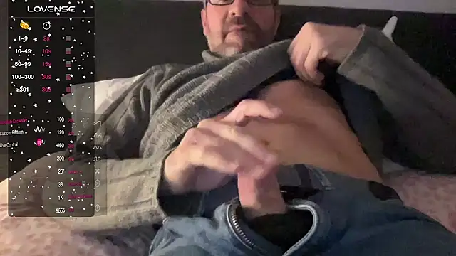 Hotdaddy4u136 online show from November 1, 4:00 pm