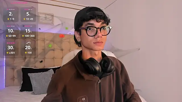 Phillicious   online show from October 14, 11:56 pm