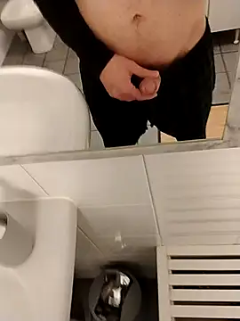 Baldassarre1990 online show from November 2, 1:32 am