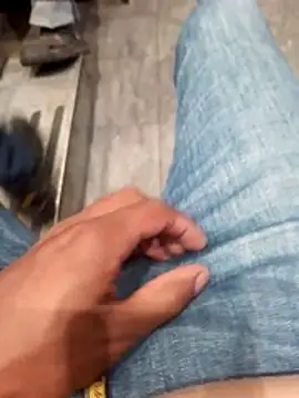 vergonvenco online show from April 2, 4:21 am