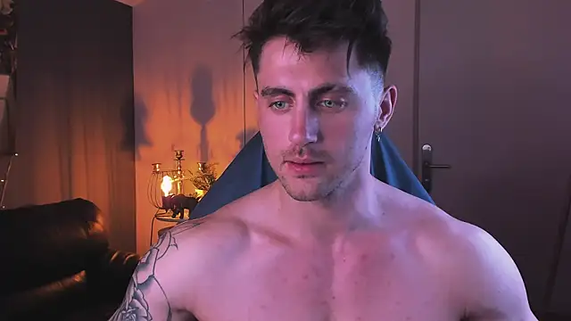 Snapshot of Oscar_Miller_ chatting on October 5, 9:30 pm Oscar Miller  online show from October 5, 9:30 pm