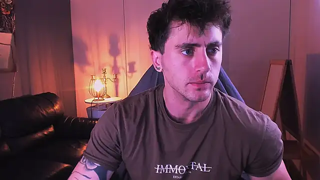 Snapshot of Oscar_Miller_ chatting on September 15, 9:27 pm Oscar Miller  online show from September 15, 9:27 pm