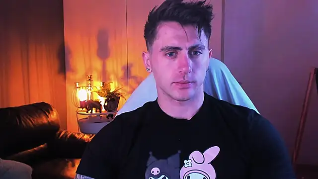 Snapshot of Oscar_Miller_ chatting on October 6, 9:41 pm Oscar Miller  online show from October 6, 9:41 pm