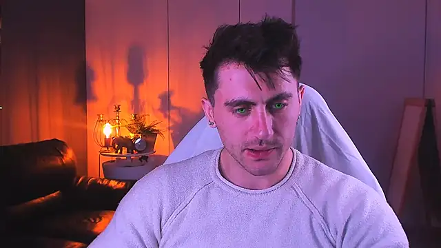 Snapshot of Oscar_Miller_ chatting on October 13, 9:32 pm Oscar Miller  online show from October 13, 9:32 pm