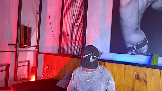 AlanCutee online show from March 2, 12:01 pm