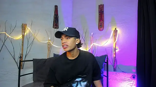 AlanCutee online show from February 9, 1:27 pm