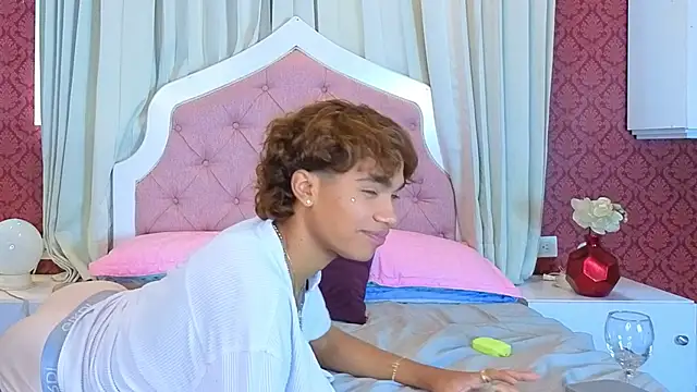 AlanCutee online show from May 31, 6:09 pm