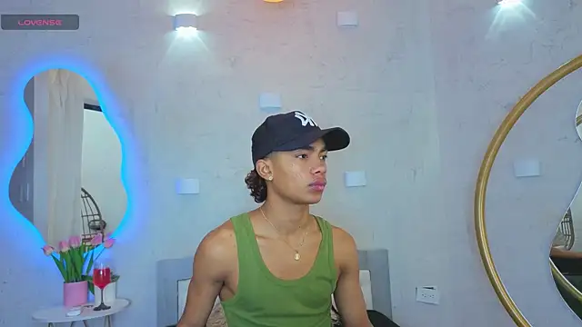 AlanCutee online show from May 17, 1:51 pm
