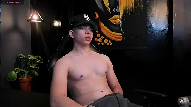 Eryonbradley online show from December 19, 11:29 am