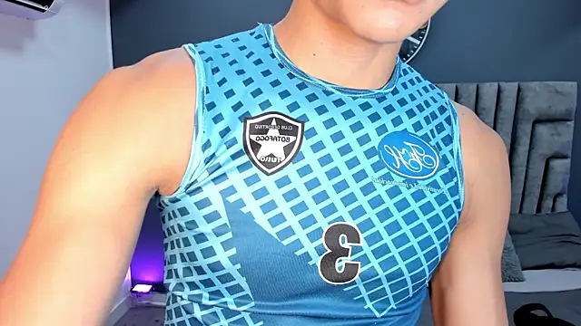 stephane rouss online show from December 4, 8:05 pm