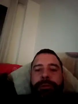 Snapshot of Feistysausage chatting on October 21, 11:18 pm Feistysausage online show from October 21, 11:18 pm