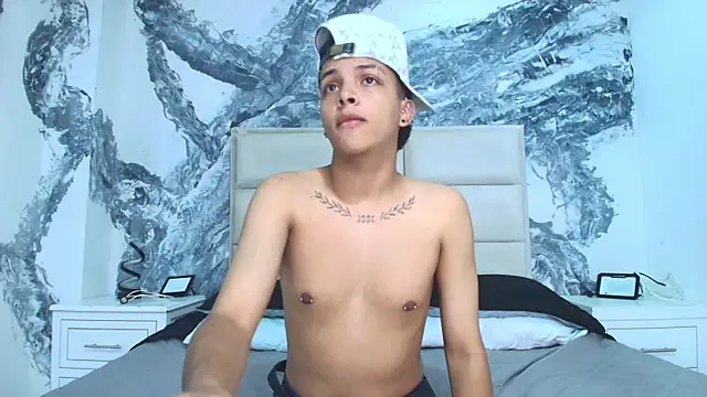 Snapshot of ThiagoCollin chatting on September 25, 9:13 pm ThiagoCollin online show from September 25, 9:13 pm