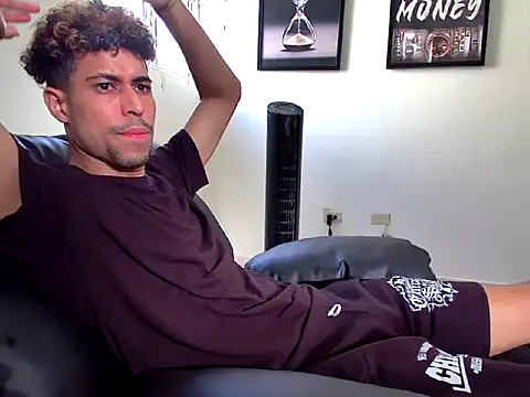 Dollarhot30 online show from March 4, 9:22 pm