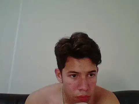 Maxtaylor18 online show from November 12, 4:18 am