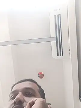 VJ17 online show from December 4, 1:18 pm