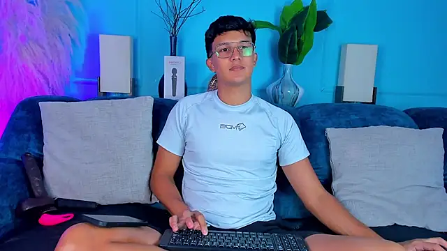 Leo Savage  online show from January 12, 2:59 am