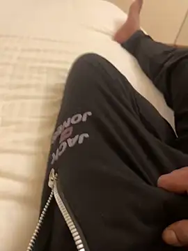 Johncockhot13690 online show from November 29, 8:44 pm