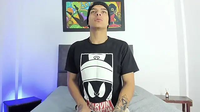 wyatt 3 online show from November 17, 1:03 pm