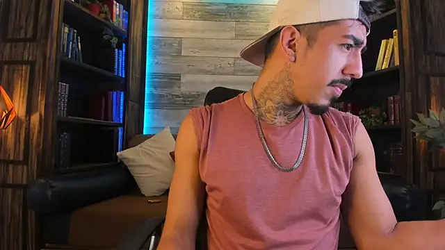 Donovan Desmond online show from November 12, 10:36 pm