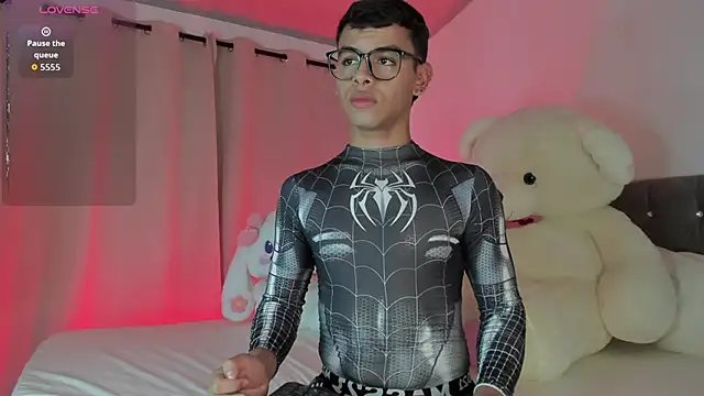 Auren Sethian online show from October 18, 8:03 pm