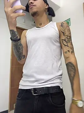 AlphaMasterXxx online show from October 23, 8:40 am