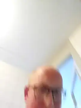 Snapshot of geilerd122 chatting on October 4, 2:44 pm geilerd122 online show from October 4, 2:44 pm