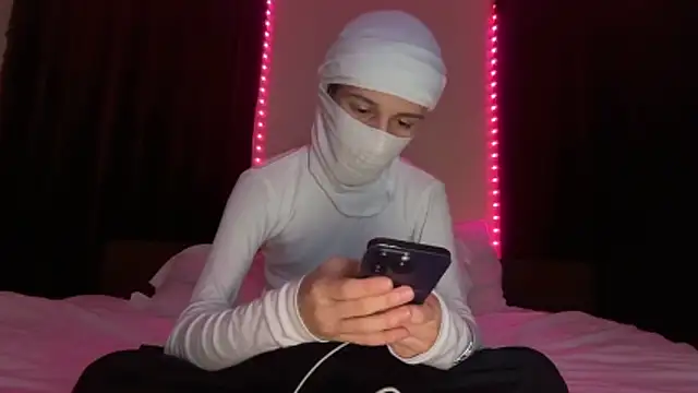 holydirt luxeno1 online show from December 16, 4:36 pm