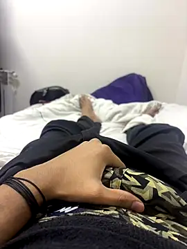 bigbulllaksh online show from November 16, 6:21 pm