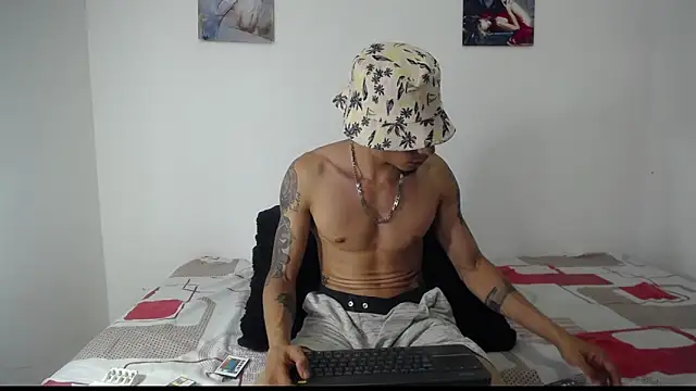 Daniel laverde online show from October 29, 7:39 pm