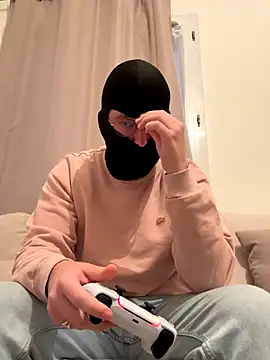 HommeSecret- online show from October 27, 5:04 pm